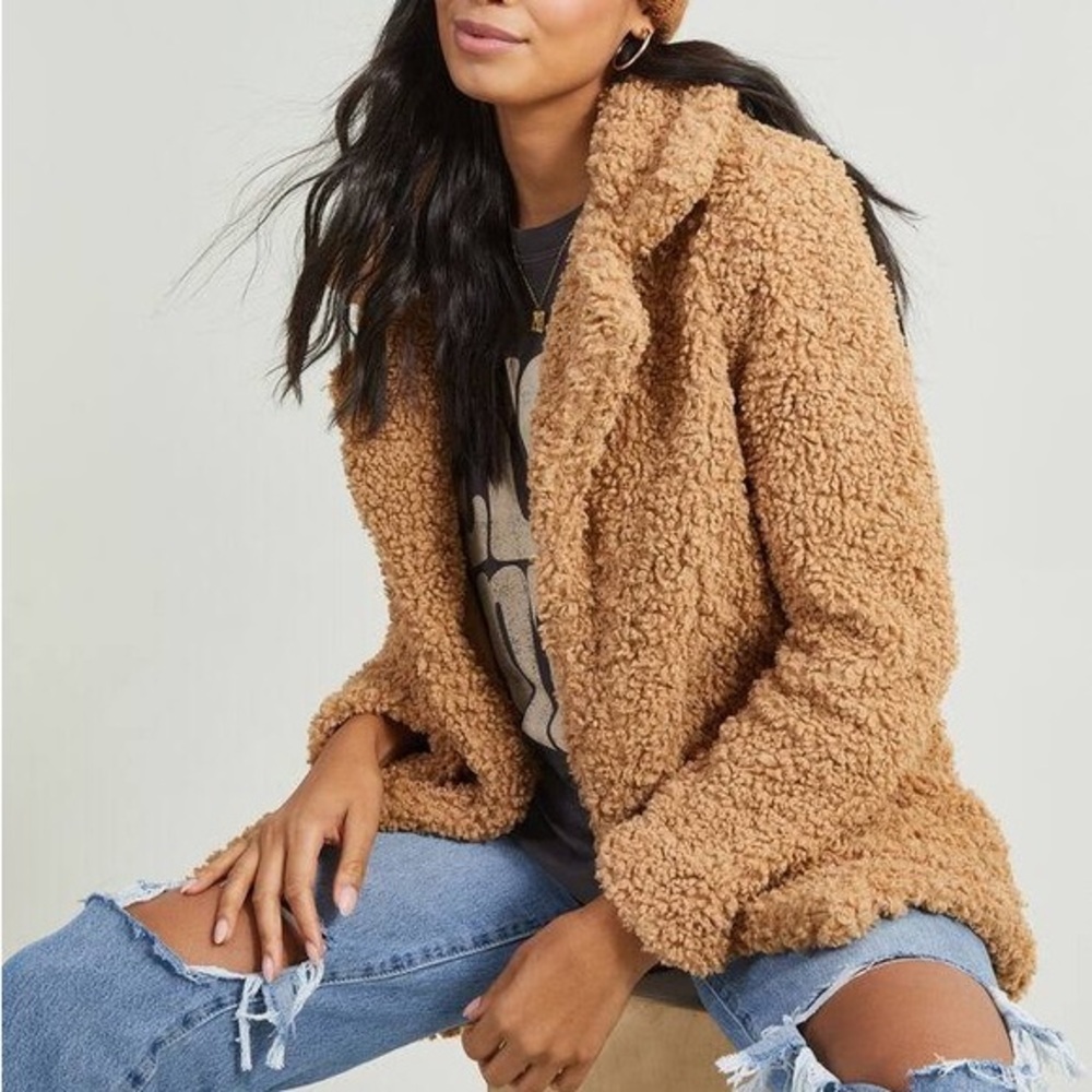 TIMING Sherpa like jacket.